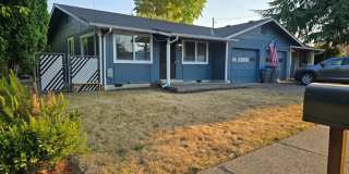 Newly Renovated 2 bed 1 bath in heart of McMinnville Gallery 1