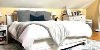 HUGE 3 bed duplex in the heart of Oak Square! Gallery 9