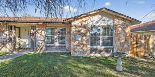 Modern 3BR Rental with Gated Yard, Garage & Prime San Antonio Location Gallery 1