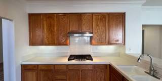 5 bedroom home located in Sylvan School District! Gallery 25