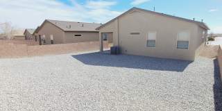 3 bed 2 bath home in Huning Ranch! Gallery 4