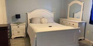 1 bedroom 1 bathroom furnished condo Gallery 13