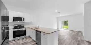 Charming 3BR Duplex in Lehigh Acres Gallery 18