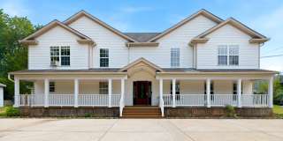 8916 RUGBY Road Gallery 1