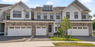 30 NE Cloverleaf Lane Gallery 1