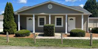 1 Bedroom 1 Bath Duplex Cute and charming area in the heart of Huntersville... perfect for single person or elderly looking to downsize Gallery 1