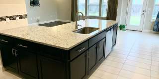 Gorgeous 5 bedroom home. Spacious and Elegant! Gallery 7