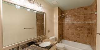 Spacious and stunning 4 bed 3.5 bath in Austin!!! Gallery 26