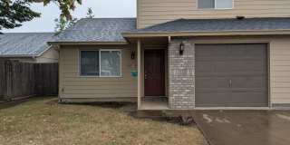 Nice 2bed/1.5 bath townhome- Great Springfield location! Gallery 1