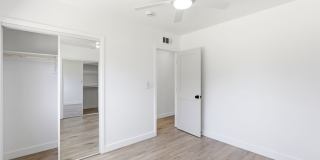 Beautiful modern 3 Bed + 3 Bath House + Pool + Garage Gallery 24