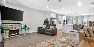 Luxurious 3 Bed 2.5 Bath Townhome In Beautiful Foster's Glen Gallery 7