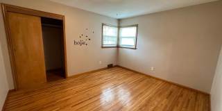 Spacious 4 bedroom  bathroom stand-alone home. Gallery 8