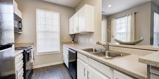 Linden Square Gallery 26