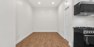 720 1/2 Queenstown Court - 3 Gallery 21