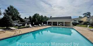 Upper Level Condo in Holton Place w/Community Pool Gallery 21