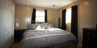 Beautiful Mid Entry Home in a Quiet Neighborhood Gallery 14