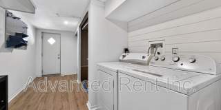 611 Grundy Street Gallery 27