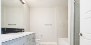 Modern 3 bed / 4 bath, 3 story townhome! Gallery 25