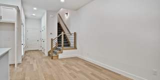 502 W Persimmon St Gallery 6