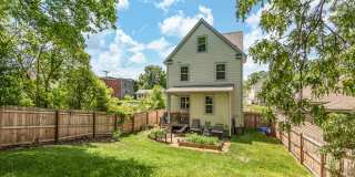 Stunning 4 Bedroom in Downtown Durham with Large Fenced Yard! Gallery 25