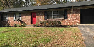 Knoxville, 3 bedroom home with fenced yard Gallery 1