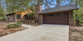 Three-bedroom Two bath with smaller study/fourth bedroom in Haile Plantation Gallery 1