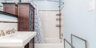 Charming & Sunny 1-Bedroom Luxury Apartment in Adams Morgan! Gallery 11