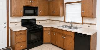 Spacious 5-Bedroom Home Near U of M – Available September 1st, 2026 Gallery 11