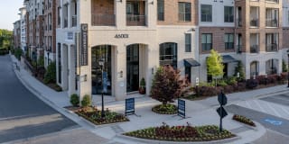 Gateway Chastain Gallery 67