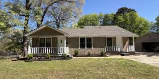 1015 Oakwood Gallery 1