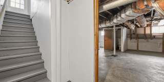 1911 Fontaine Road Gallery 30