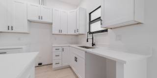 541 Ladd St Gallery 10