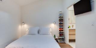 927 1/2 Victoria Ave Gallery 18