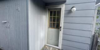 1906 E. Maxwell Gallery 22