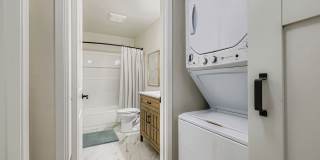 Beautifully Renovated 1 & 2 Bedroom Apartments in Lynnwood! Gallery 26