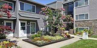 Beacon Pointe Apartments & Townhomes Gallery 22