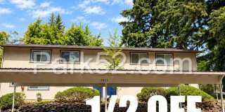 1/2 Off 1st Full Month! Small Pet Friendly Remodeled 2 Bedroom Townhome With Small Yard Gallery 1
