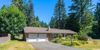 3bd/1.75ba Sammamish House Gallery 1