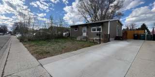 Spacious 4 Bedroom Home *Pet Friendly* Gallery 1