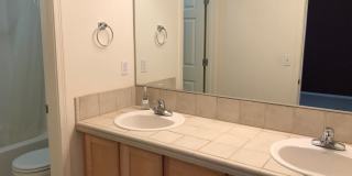 Fantastic Townhome close to Nike Gallery 15