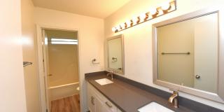 Yorkshire Village Apartments Gallery 10