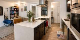 11659 STONEVIEW Square Gallery 1