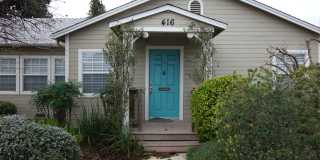 Charming 2 Bedroom in Heart of Downtown Gallery 1