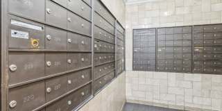 Oliver on LaSalle Gallery 19