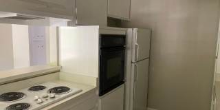 Spacious 1 Bedroom 1 Bath Upstairs Apartment Gallery 4