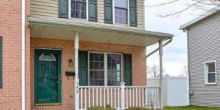 Beautiful 3 Bedroom, 1.5 Bath Townhome in Elizabethtown! Gallery 1