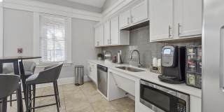 The Lyndon Gallery 14