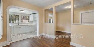 1921 Reynolds Street Gallery 29