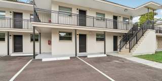 Welcome to San Marco Sq Apartments - NOW OFFERING an 18mo Lease on this 1 bedroom apartment in a vibrant, pet-friendly community located just 1.2 miles from the hip and historic San Marco Square restaurants, businesses and boutique shops. Gallery 3