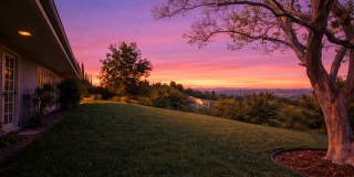 Architect’s Dream with Panoramic Valley Views in Private Calabasas Cul-de-Sac Gallery 1